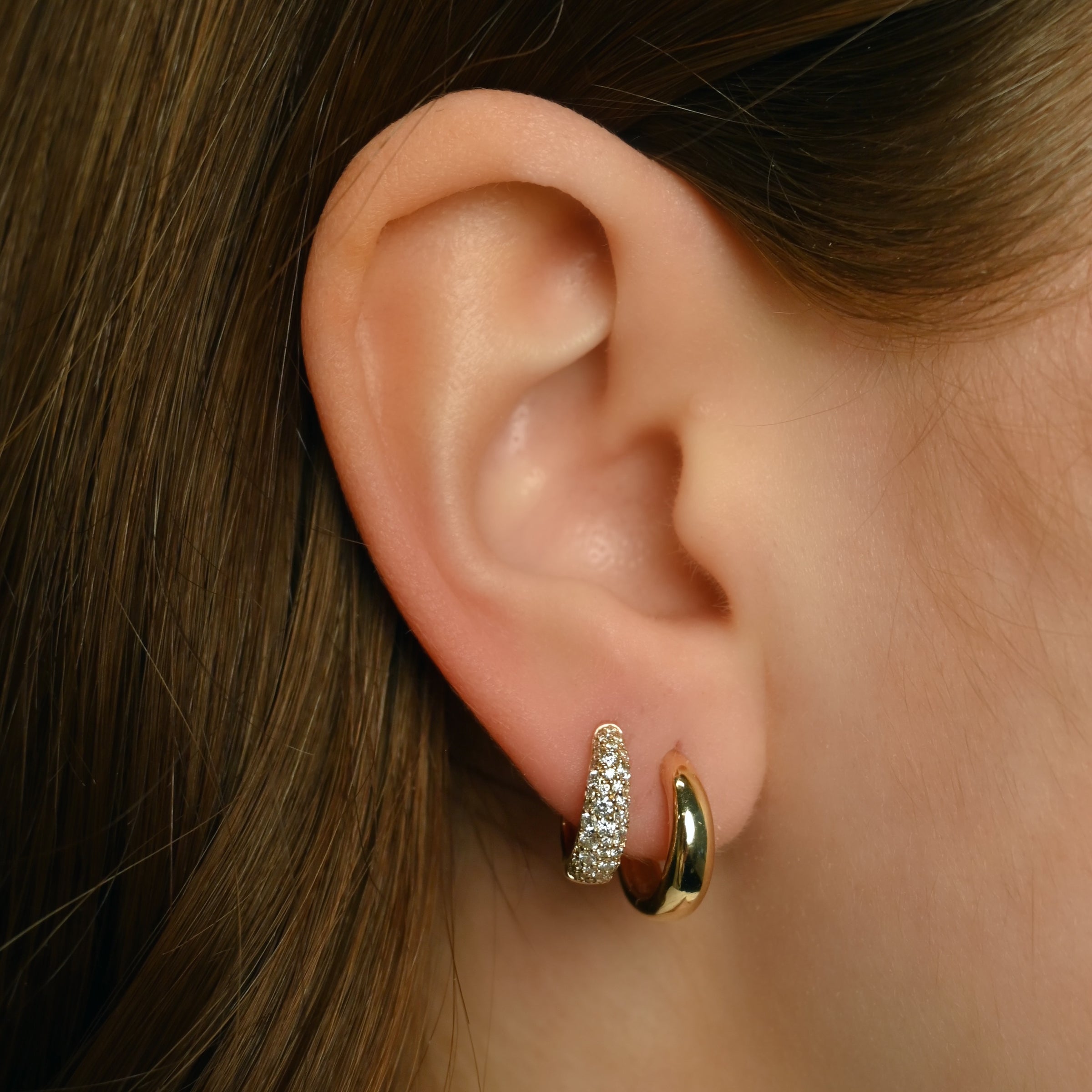 Madison Domed Huggie