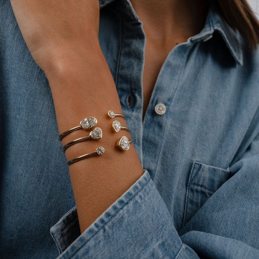 Coco Lab Diamond Heart Round Flex Bangle