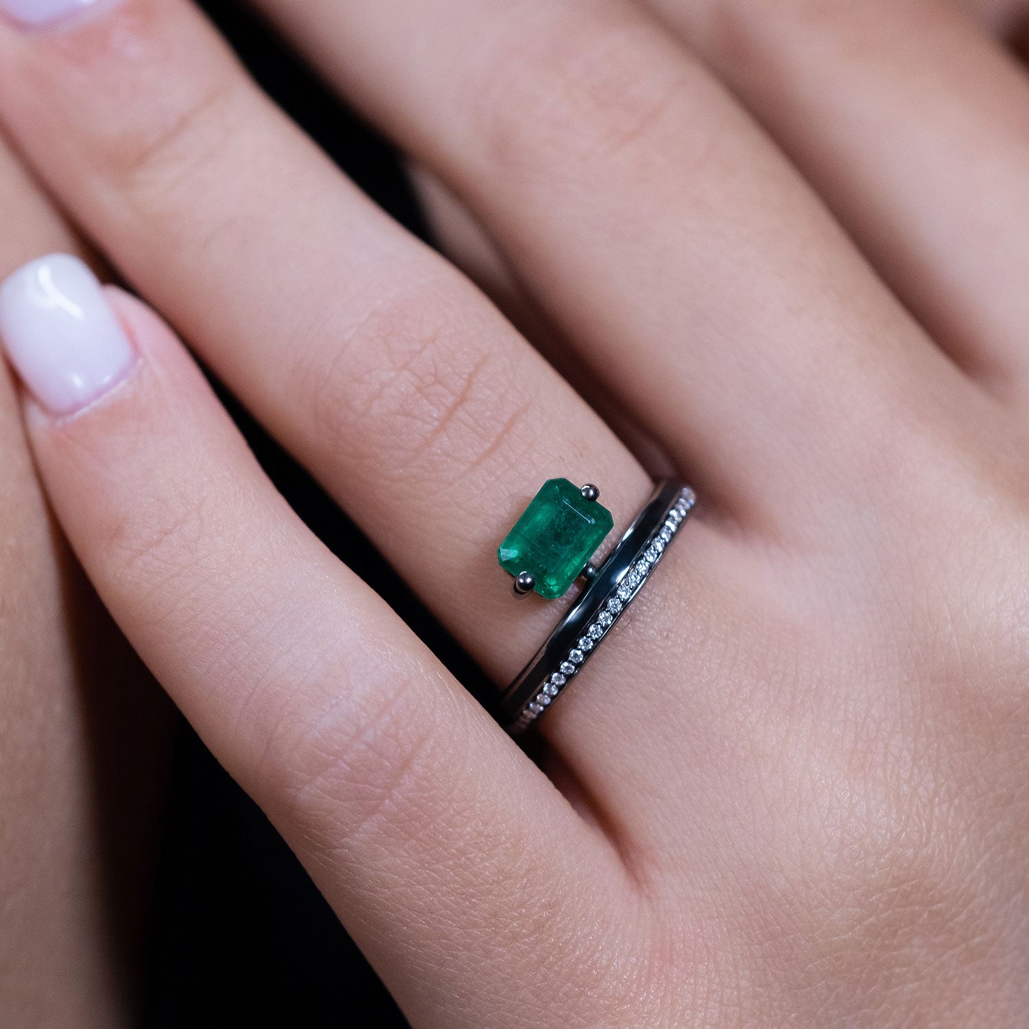 Linette Ring in Emerald