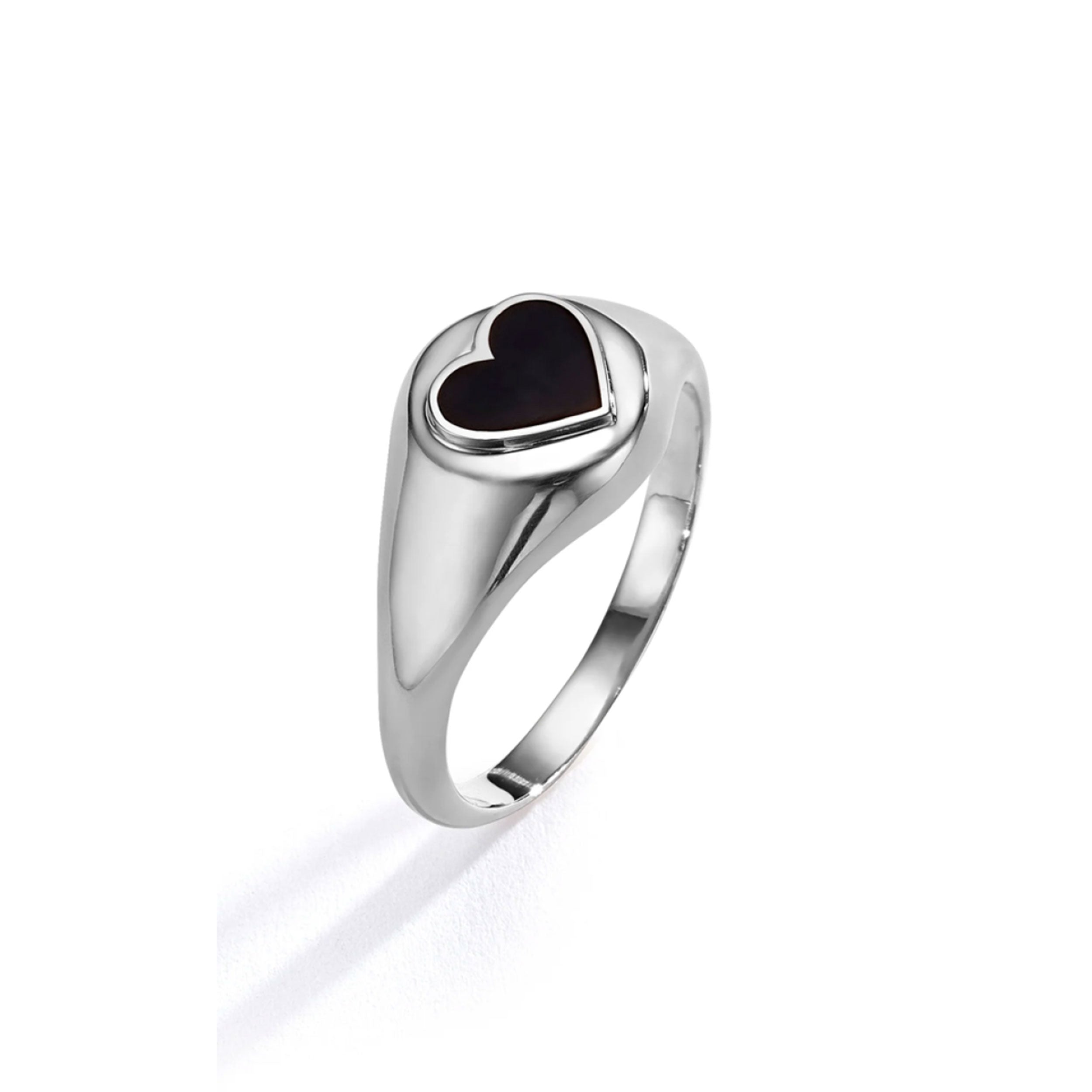 WG black Heart Pinky ring