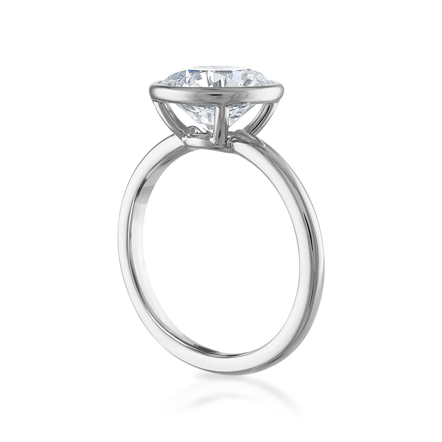 Round Bezel Engagement Ring in Platinum