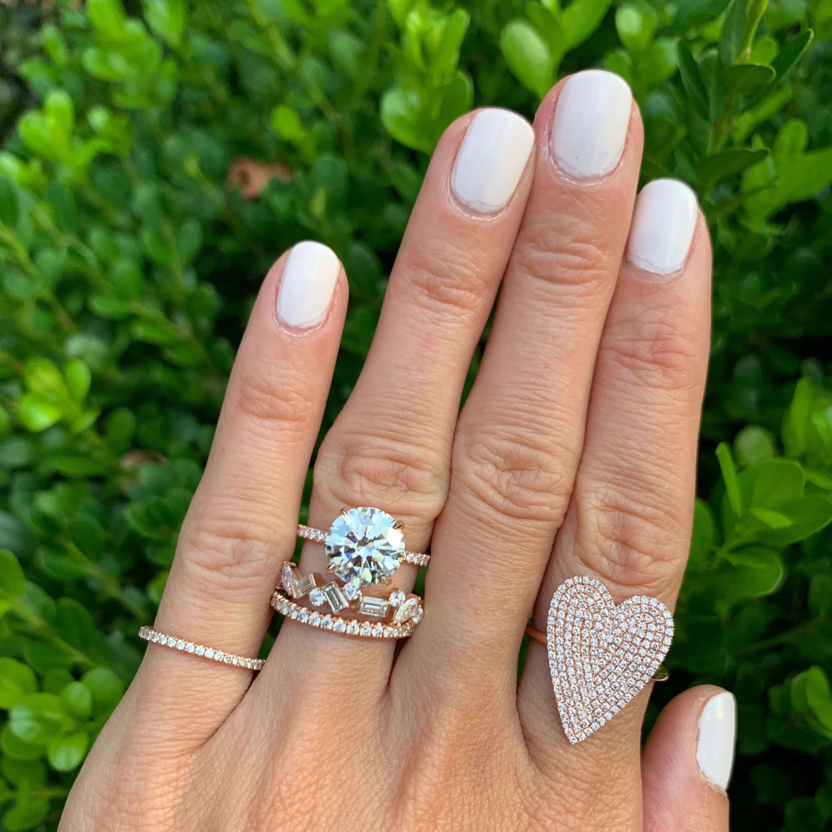 Alternating round and baguette diamond wedding band Clearance